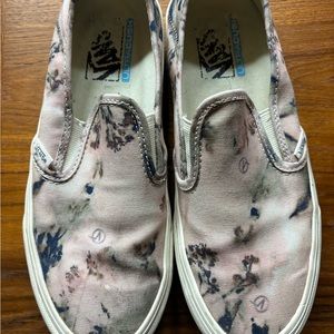 Vans UltraCush, size 8.0 women’s slip ons.
